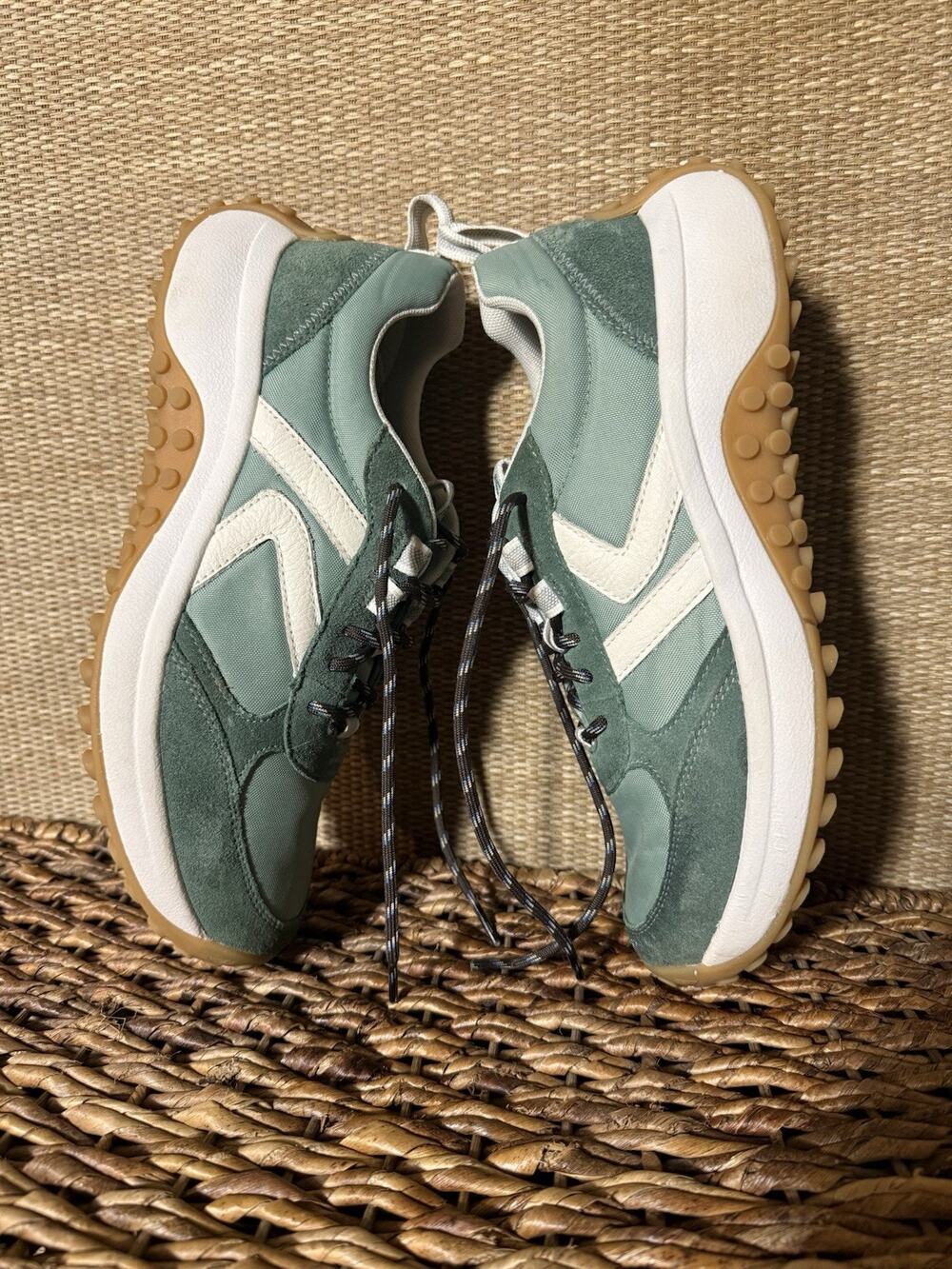 Keen Women’s K586 Retro Style Green Sneakers Size 9.5